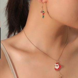 SAlE 🎅 anta becklace and candy cane earrings set